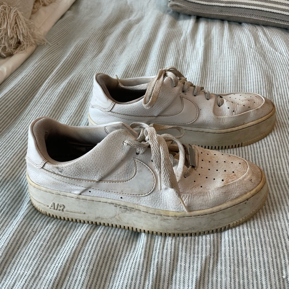 Nike Air Force 1 Off-White Sneakers